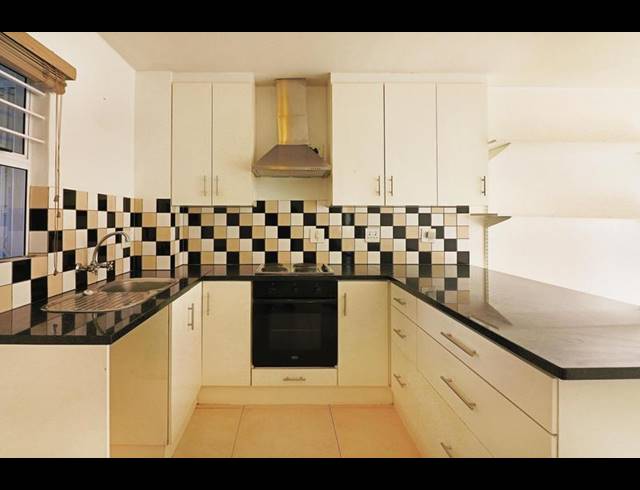 2 BEDROOM PROPERTY TO RENT IN BEACH ESTATE
